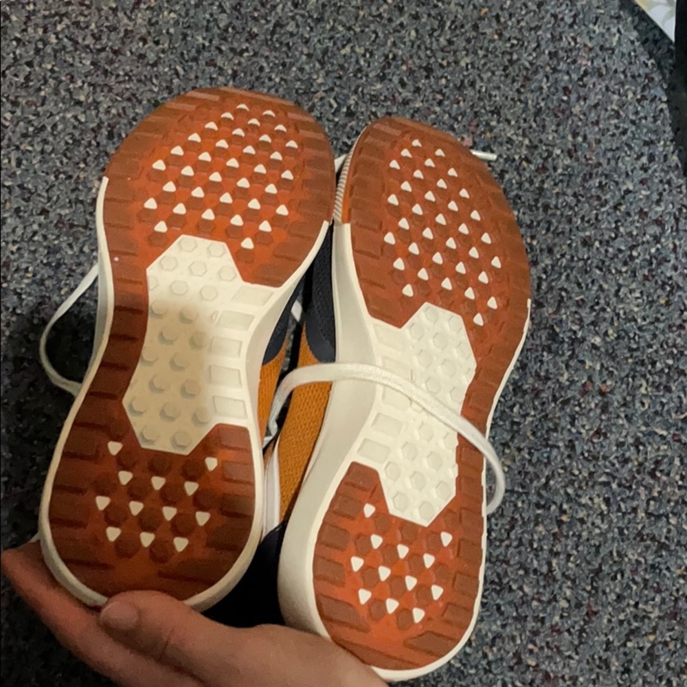 Vans - Picture 6 of 6